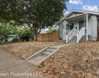 927 N Watts Street - Photo Thumbnail 0