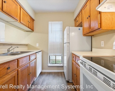 225 Londonderry, Apt. 110 - Photo Thumbnail 9