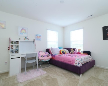978 Painted Lady Place - Photo Thumbnail 20
