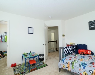 978 Painted Lady Place - Photo Thumbnail 15