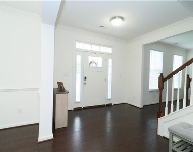 978 Painted Lady Place - Photo Thumbnail 4