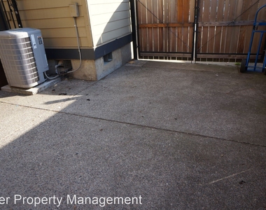 1125 Se Clatsop St - Photo Thumbnail 35