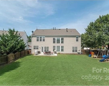 9210 Linden Tree Lane - Photo Thumbnail 14