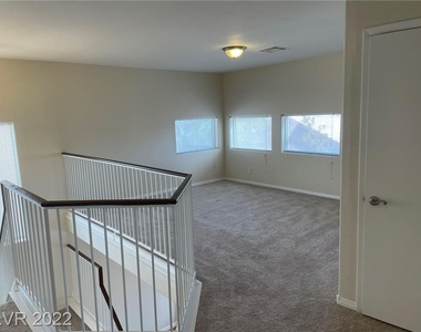 7121 Grand Castle Way - Photo Thumbnail 14