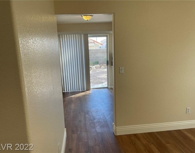 7121 Grand Castle Way - Photo Thumbnail 12