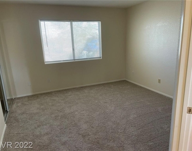 7121 Grand Castle Way - Photo Thumbnail 16