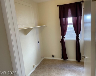 7121 Grand Castle Way - Photo Thumbnail 8