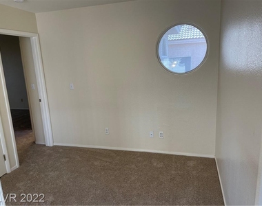 7121 Grand Castle Way - Photo Thumbnail 15