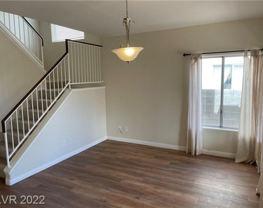 7121 Grand Castle Way - Photo Thumbnail 3