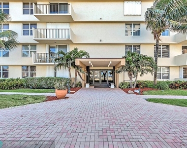 1009 N Ocean Blvd - Photo Thumbnail 0