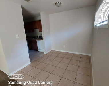 726 Southwest Drive - Photo Thumbnail 2