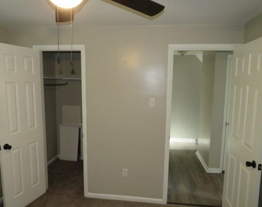 1447 Maple Dr - Photo Thumbnail 13