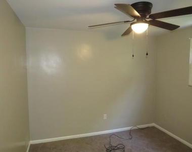 1447 Maple Dr - Photo Thumbnail 15