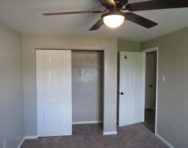 1447 Maple Dr - Photo Thumbnail 10