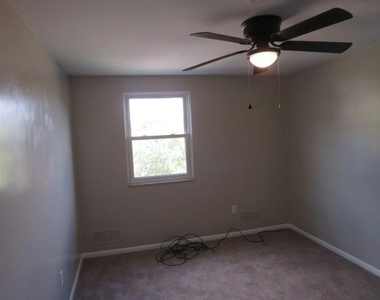 1447 Maple Dr - Photo Thumbnail 11