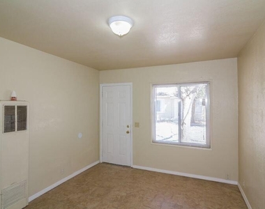 2616 Desert Street - Photo Thumbnail 2