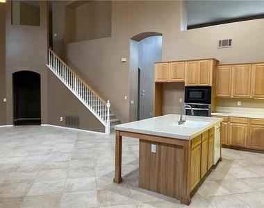 39689 Tamarisk Street - Photo Thumbnail 6