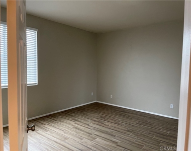 39689 Tamarisk Street - Photo Thumbnail 21