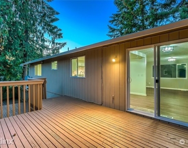 2613 Glacier Court - Photo Thumbnail 20