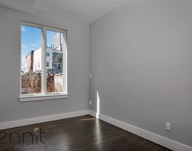 581 Van Buren Street - Photo Thumbnail 3