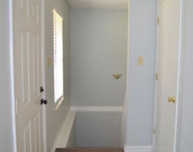 8611 Brightwood Way - Photo Thumbnail 5