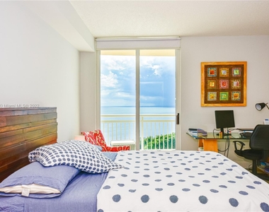 2475 Brickell Ave - Photo Thumbnail 17