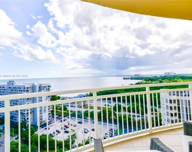 2475 Brickell Ave - Photo Thumbnail 3