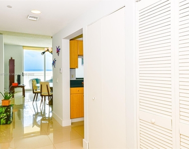 2475 Brickell Ave - Photo Thumbnail 14