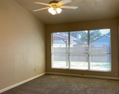 4660 Greenfern Lane - Photo Thumbnail 4