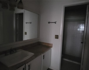 1085 Alicante Avenue - Photo Thumbnail 4