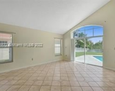 1021 Nw 173rd Ave - Photo Thumbnail 14