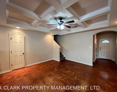 6314 Attucks Ln - Photo Thumbnail 7