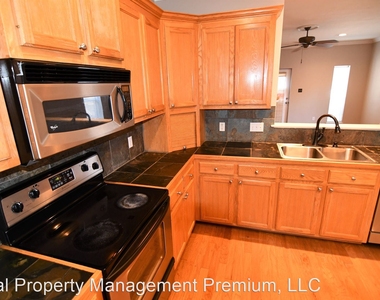 17139 Chenier Dr A Unit A - Photo Thumbnail 4