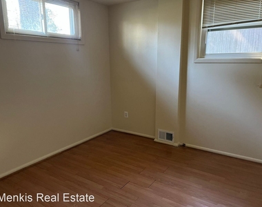 3906 Denfeld Avenue - Photo Thumbnail 13