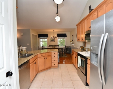 326 Ballston Avenue - Photo Thumbnail 16