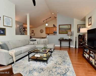 326 Ballston Avenue - Photo Thumbnail 9