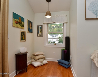 326 Ballston Avenue - Photo Thumbnail 8