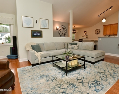 326 Ballston Avenue - Photo Thumbnail 7