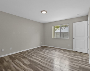 7540 Lindley Avenue - Photo Thumbnail 15