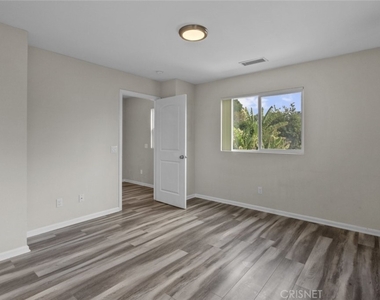 7540 Lindley Avenue - Photo Thumbnail 22