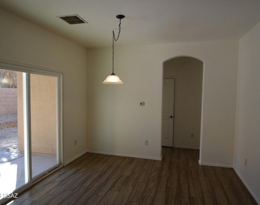 1595 W Blue Horizon Street - Photo Thumbnail 3