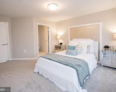 9716 Lake Pointe Ct #103 - Photo Thumbnail 12