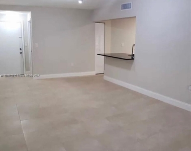 9419 Fontainebleau Blvd - Photo Thumbnail 13