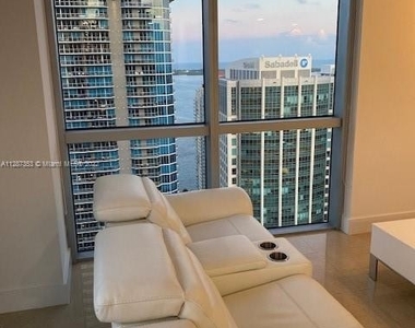 1060 Brickell Ave - Photo Thumbnail 15