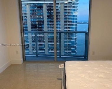 1060 Brickell Ave - Photo Thumbnail 26