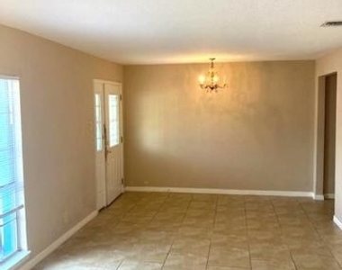 8715 Baytree Dr - Photo Thumbnail 2