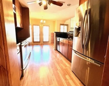 10929 Bloomingdale Drive - Photo Thumbnail 4