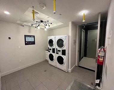 310 Graham Avenue - Photo Thumbnail 11