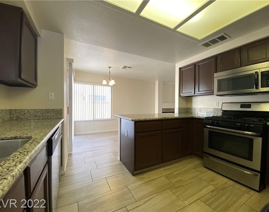 9312 Magic Flower Avenue - Photo Thumbnail 12