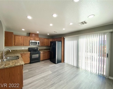 8881 Skyline Peak Court - Photo Thumbnail 9